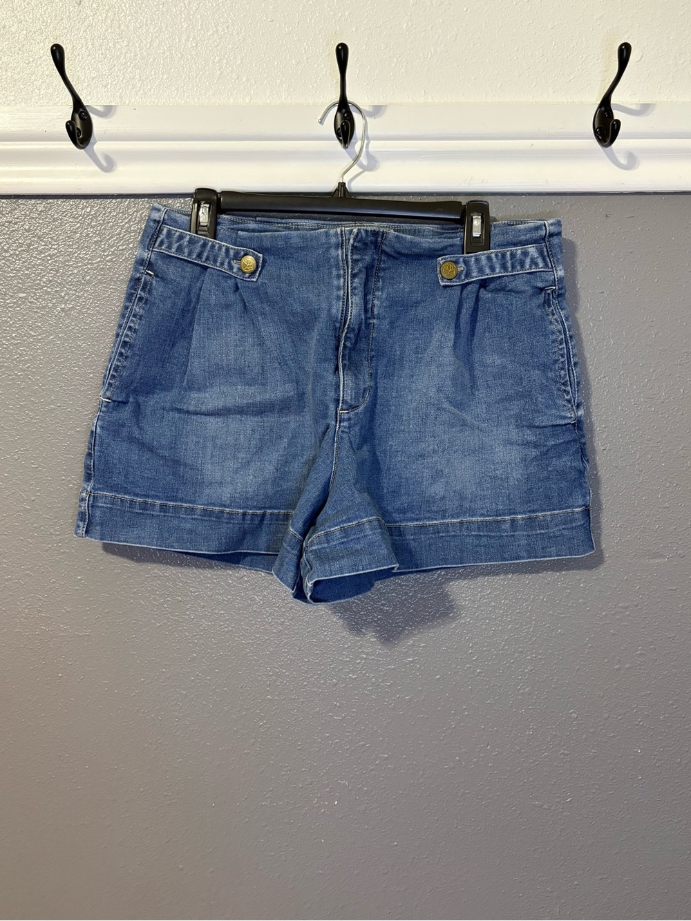 Draper James high-rise trouser shorts size 12 (SKU 306)